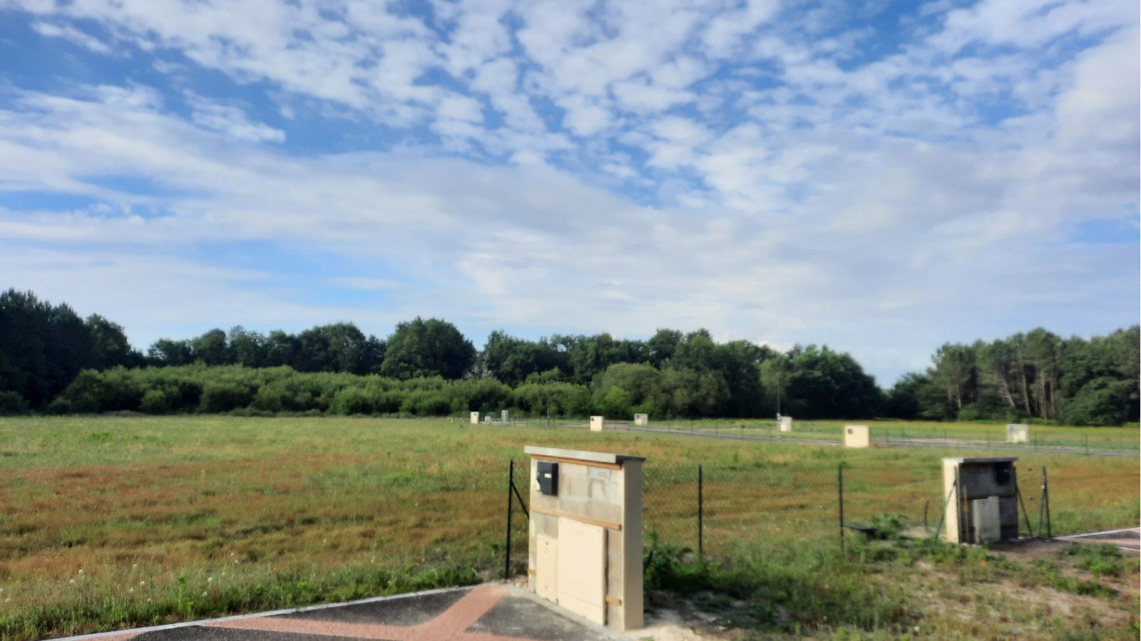 Terrain constructible de 715m2 à Saint-Michel-Escalus/ image 1