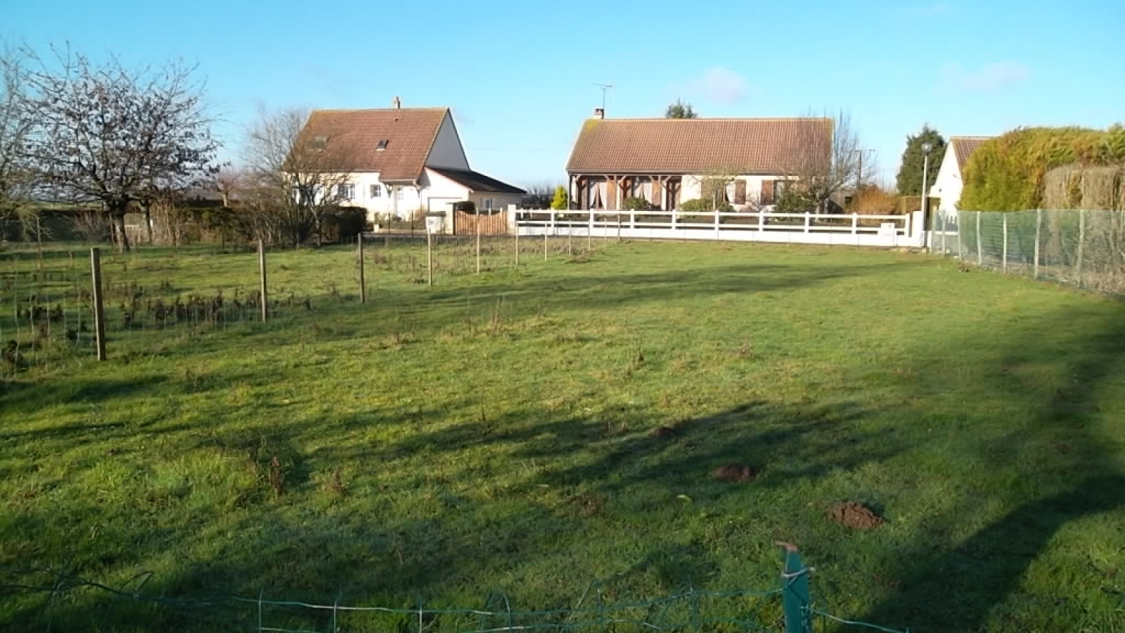 Terrain constructible de 353m2 à Manthelan/ image 1